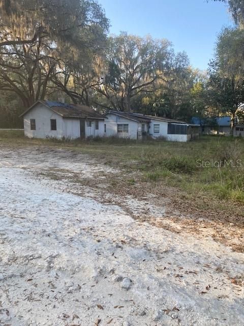 Recently Sold: $97,500 (2 beds, 1 baths, 1104 Square Feet)
