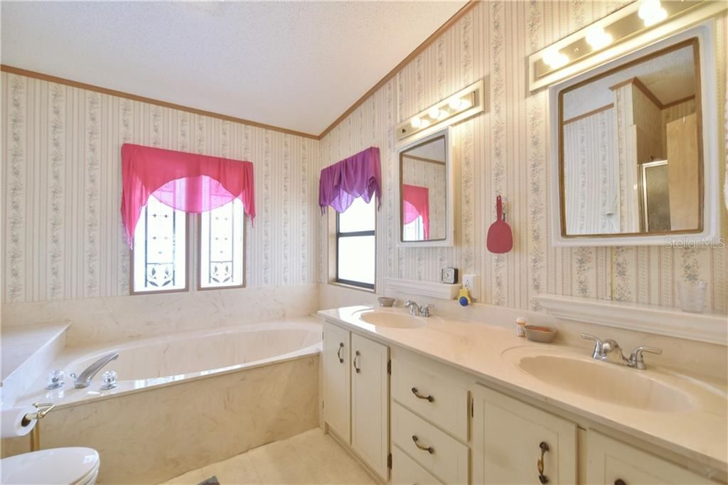 最近售出: $79,000 (3 贝兹, 2 浴室, 1501 平方英尺)