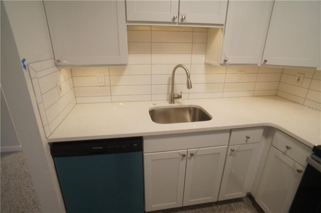 Recently Rented: $1,645 (2 beds, 1 baths, 600 Square Feet)