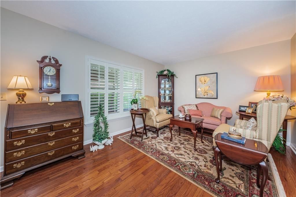 Recently Sold: $425,000 (3 beds, 2 baths, 2032 Square Feet)
