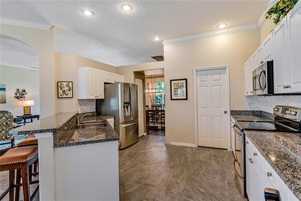 Recently Sold: $415,000 (3 beds, 2 baths, 2286 Square Feet)