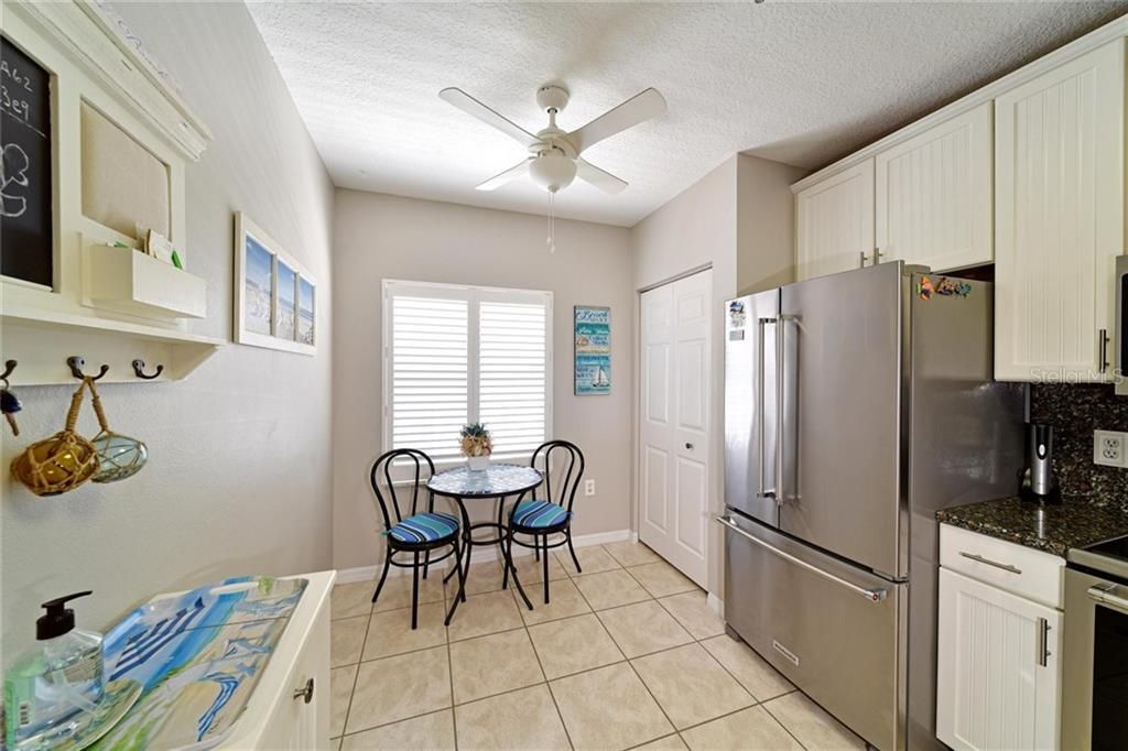Recently Sold: $249,900 (2 beds, 2 baths, 1256 Square Feet)