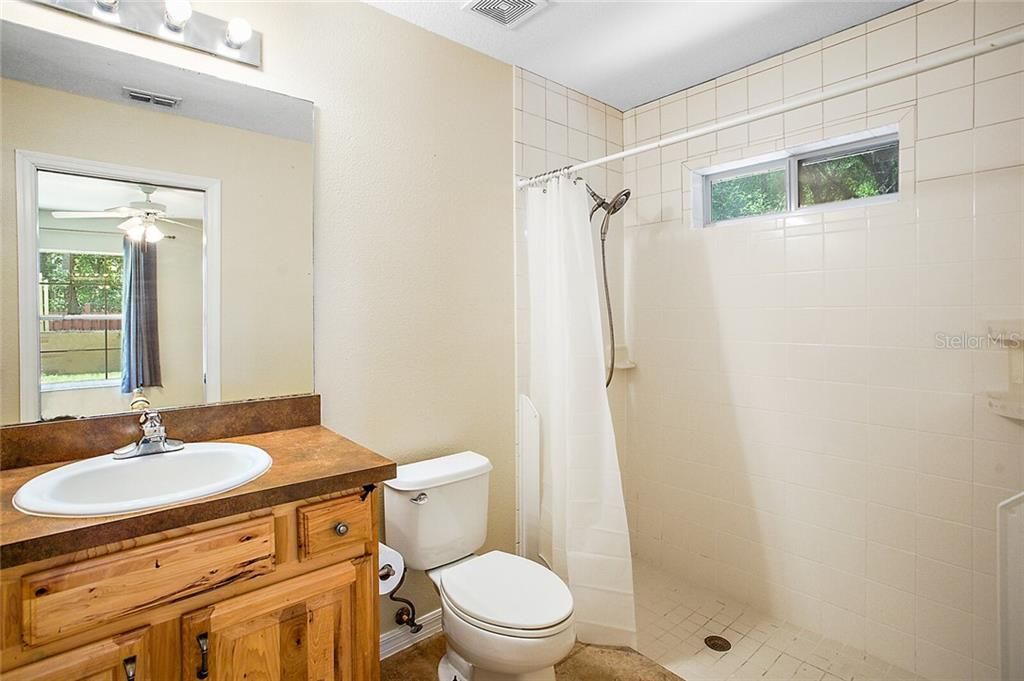 Недавно арендовано: $1,400 (3 спален, 2 ванн, 1200 Квадратных фут)
