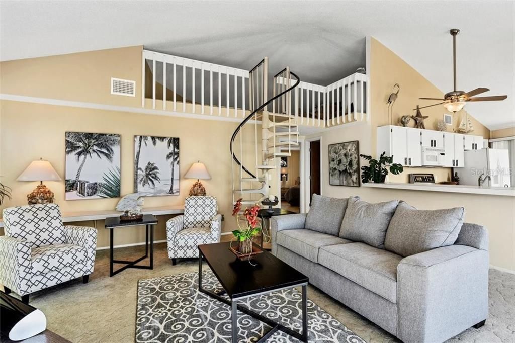Recently Sold: $2,200,000 (2 beds, 2 baths, 1287 Square Feet)