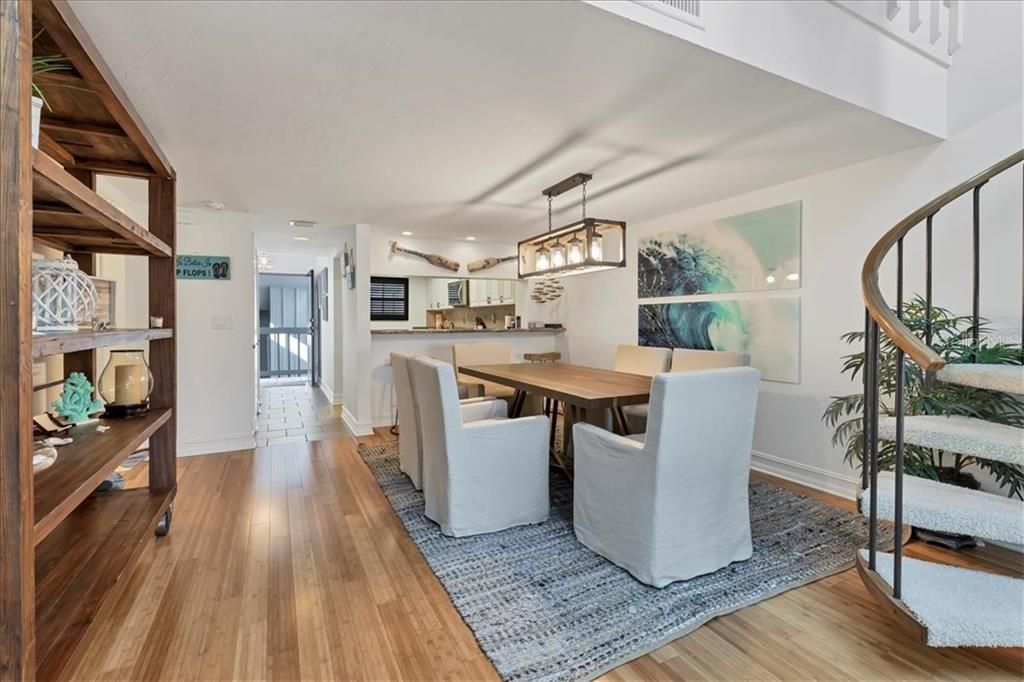 Recently Sold: $900,000 (3 beds, 3 baths, 2326 Square Feet)