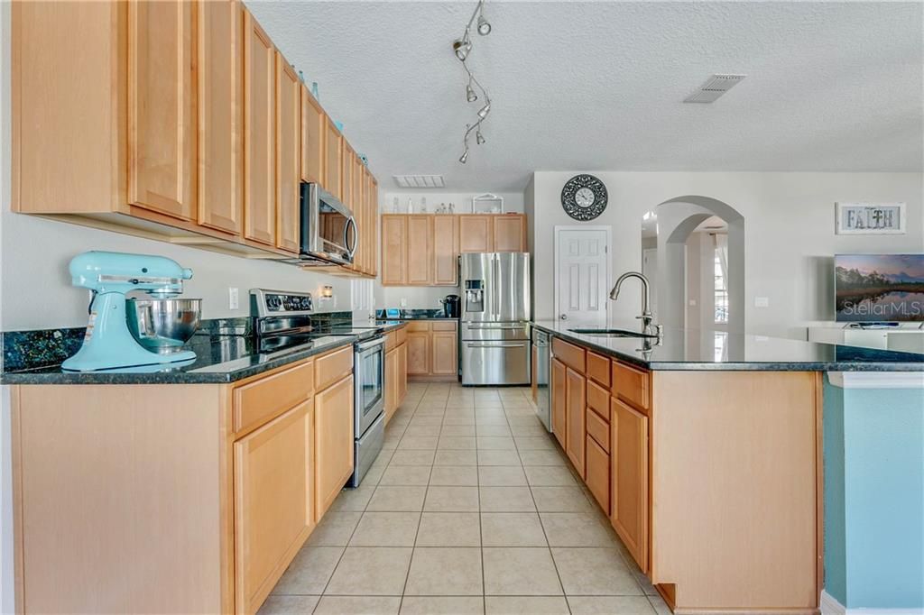 Recently Sold: $380,000 (4 beds, 3 baths, 2900 Square Feet)