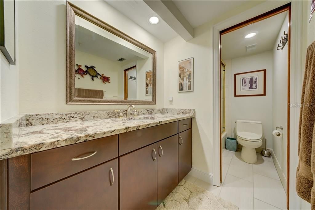 最近售出: $1,100,000 (3 贝兹, 3 浴室, 1740 平方英尺)