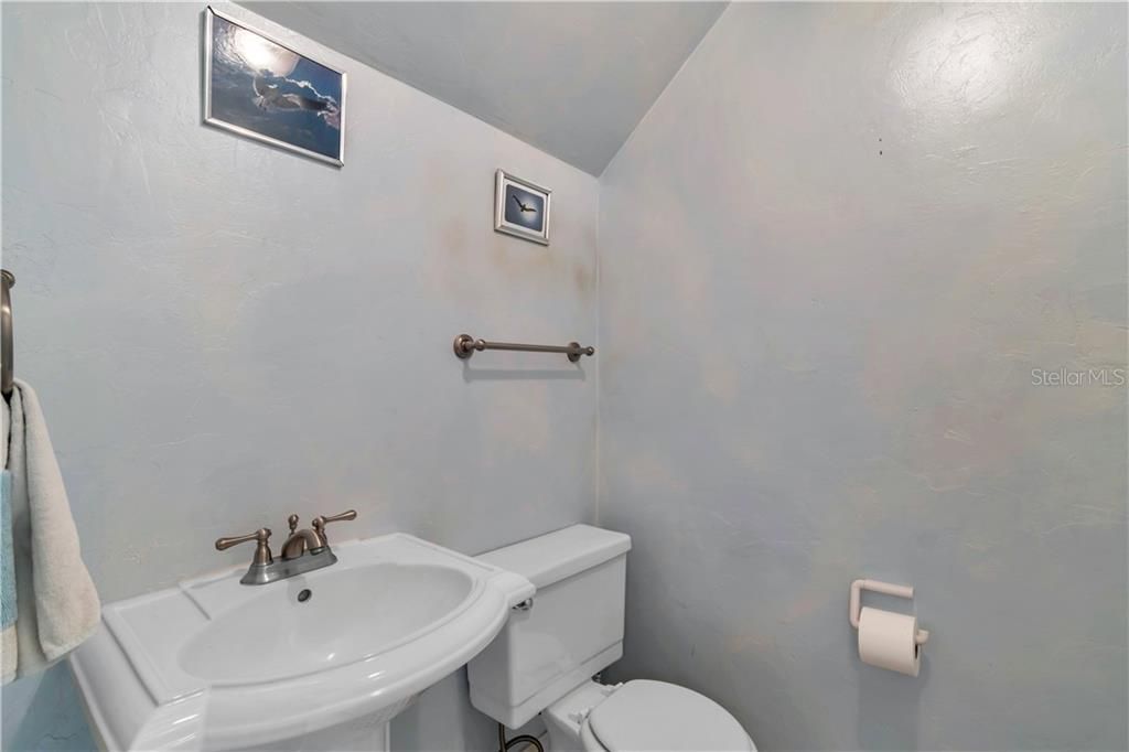 最近售出: $205,000 (2 贝兹, 2 浴室, 1396 平方英尺)