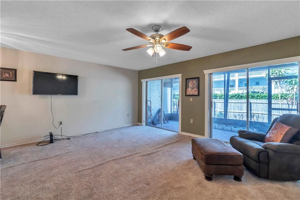 Recently Sold: $205,000 (2 beds, 2 baths, 1396 Square Feet)