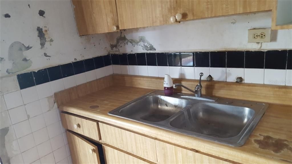 Vendido Recientemente: $41,600 (0 camas, 0 baños, 1300 Pies cuadrados)