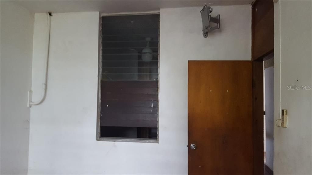 Vendido Recientemente: $41,600 (0 camas, 0 baños, 1300 Pies cuadrados)