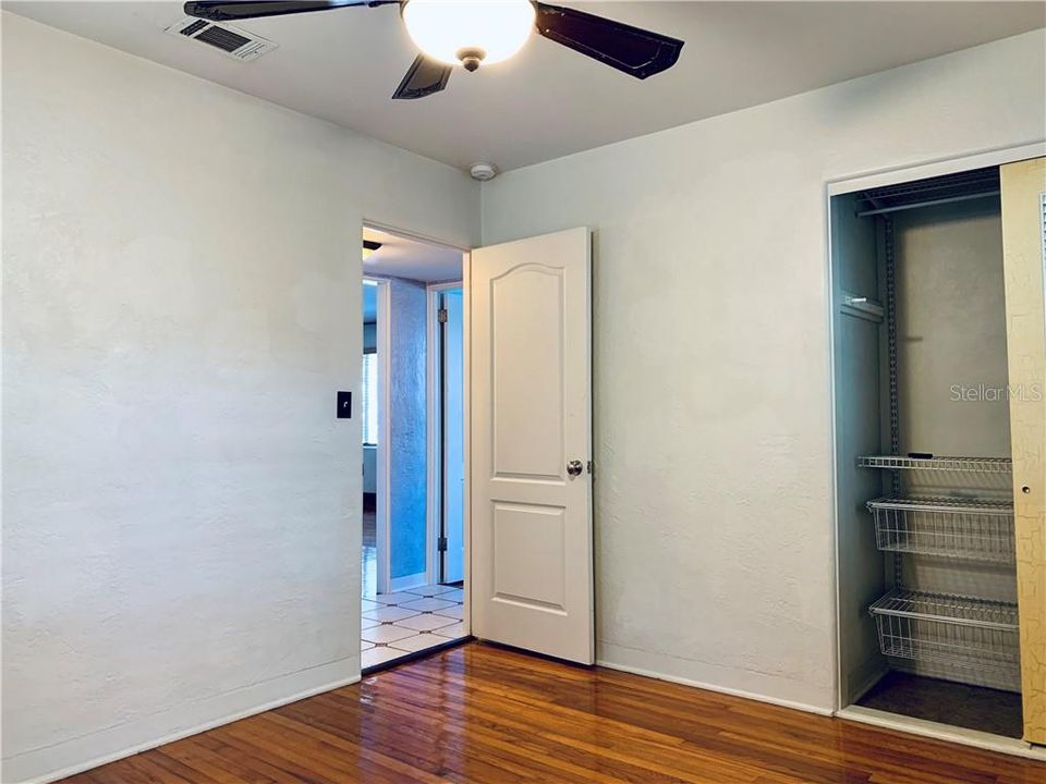 Recently Rented: $1,395 (2 beds, 1 baths, 944 Square Feet)