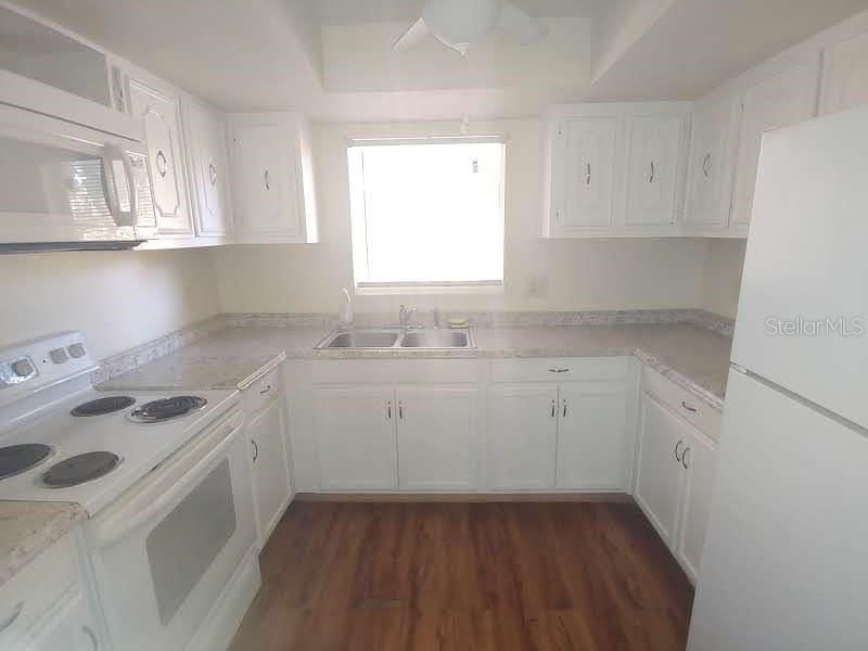 Recently Rented: $800 (2 beds, 1 baths, 900 Square Feet)