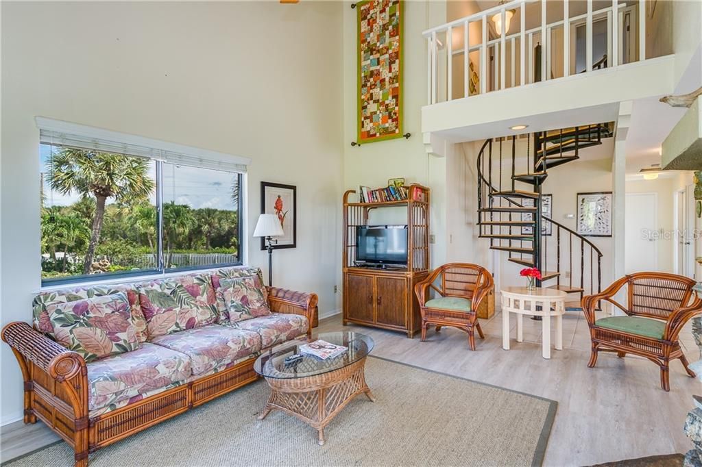 Recently Sold: $2,150,000 (3 beds, 2 baths, 1387 Square Feet)