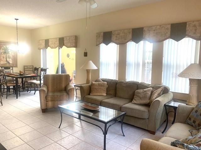Recently Sold: $185,000 (4 beds, 3 baths, 1636 Square Feet)