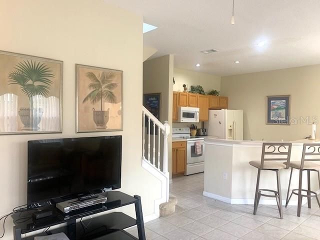 Recently Sold: $185,000 (4 beds, 3 baths, 1636 Square Feet)