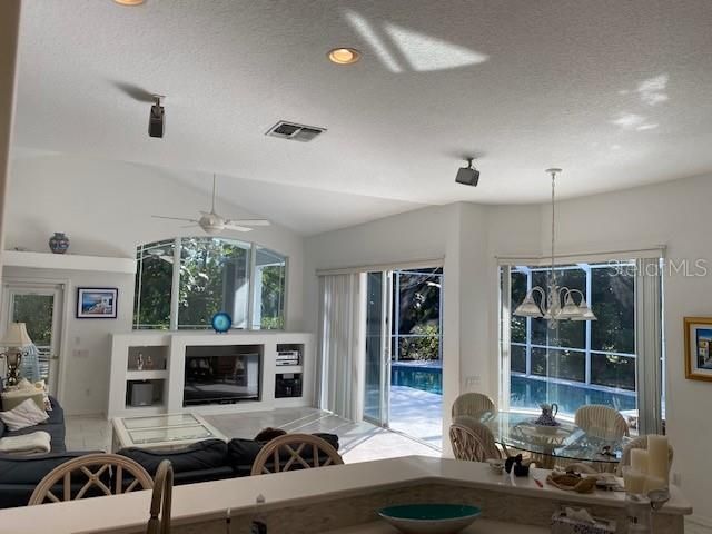 Recently Sold: $549,000 (3 beds, 2 baths, 2069 Square Feet)