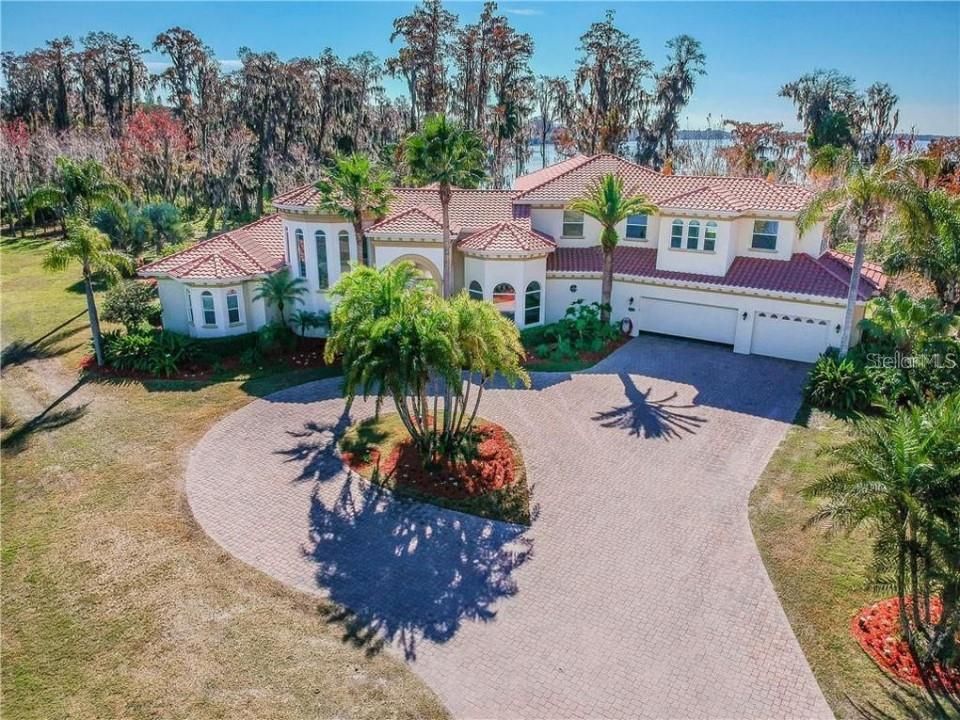 Recently Sold: $2,399,000 (5 beds, 6 baths, 6951 Square Feet)