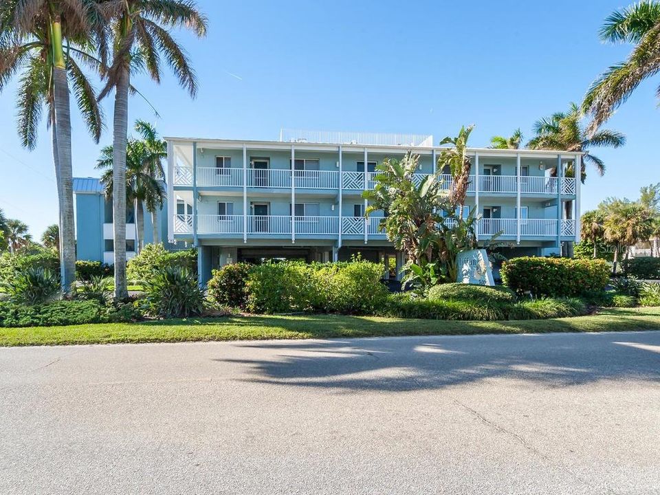 Recently Sold: $727,500 (2 beds, 2 baths, 1259 Square Feet)