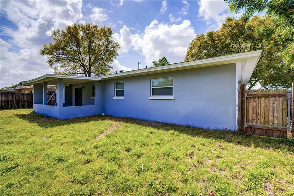Recently Sold: $199,999 (2 beds, 1 baths, 1047 Square Feet)