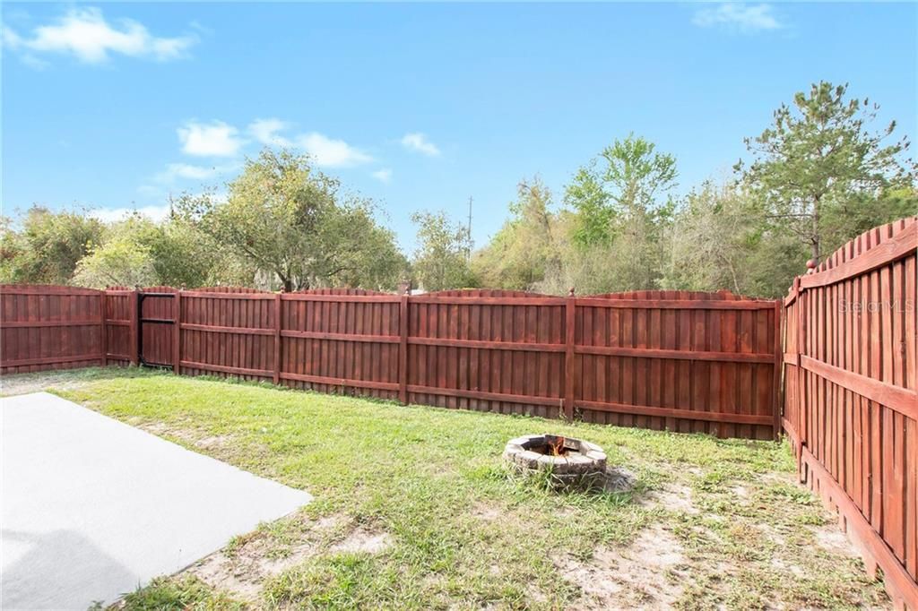 Recently Sold: $240,000 (4 beds, 2 baths, 1397 Square Feet)