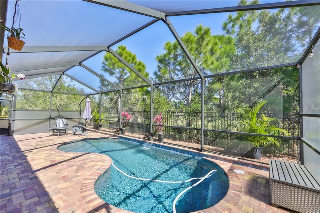 Recently Sold: $425,000 (3 beds, 2 baths, 2146 Square Feet)