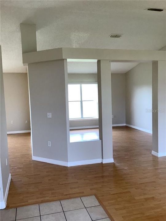 Recently Rented: $1,550 (3 beds, 2 baths, 1585 Square Feet)