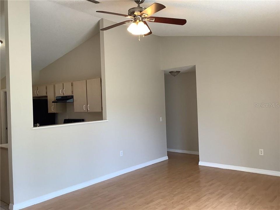 Recently Rented: $1,550 (3 beds, 2 baths, 1585 Square Feet)