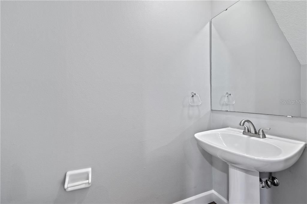 Recently Rented: $1,149 (2 beds, 1 baths, 1137 Square Feet)