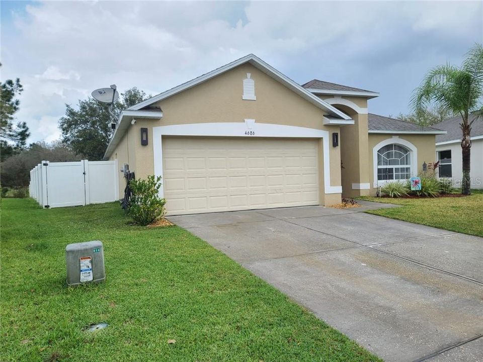 Recently Sold: $229,900 (3 beds, 2 baths, 1640 Square Feet)