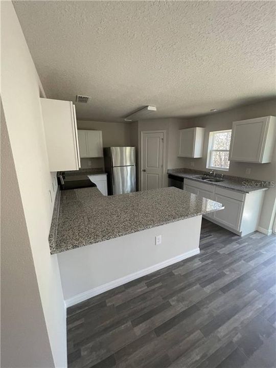 Recently Rented: $1,575 (4 beds, 2 baths, 1650 Square Feet)