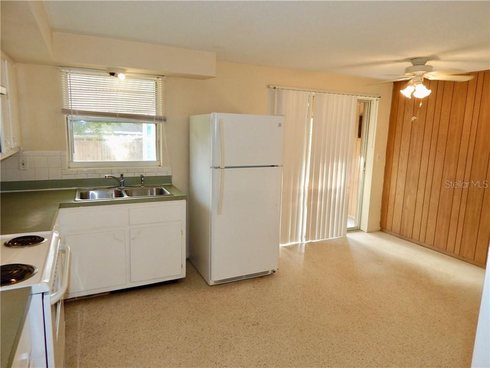 Recently Rented: $975 (2 beds, 1 baths, 1001 Square Feet)