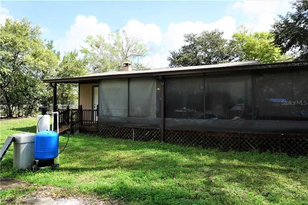 Recently Sold: $159,900 (2 beds, 1 baths, 929 Square Feet)