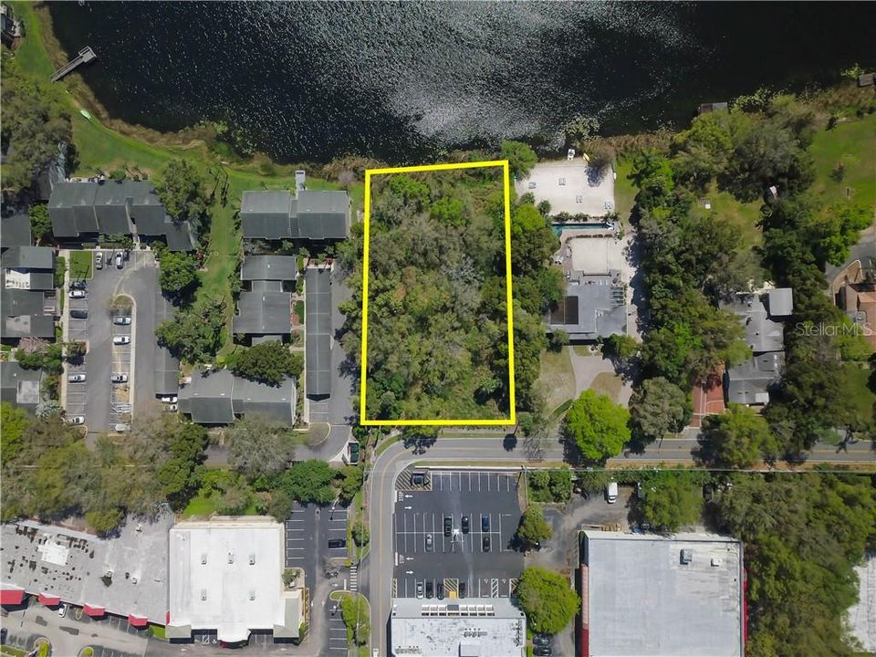 最近售出: $399,999 (0.85 acres)