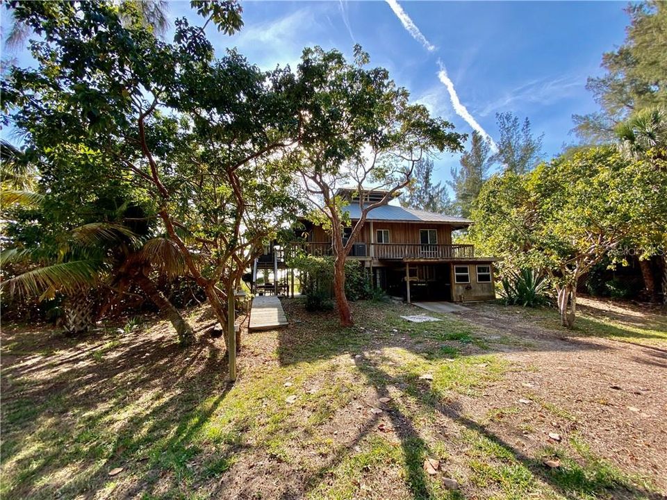 Recently Sold: $2,675,000 (3 beds, 2 baths, 1024 Square Feet)