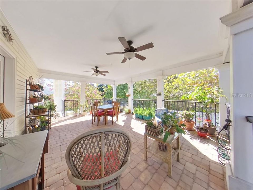 Recently Sold: $750,000 (3 beds, 2 baths, 2610 Square Feet)