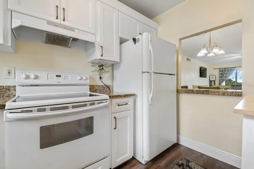 Recently Sold: $499,000 (2 beds, 2 baths, 940 Square Feet)