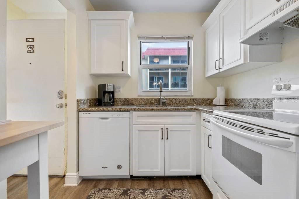 Recently Sold: $499,000 (2 beds, 2 baths, 940 Square Feet)