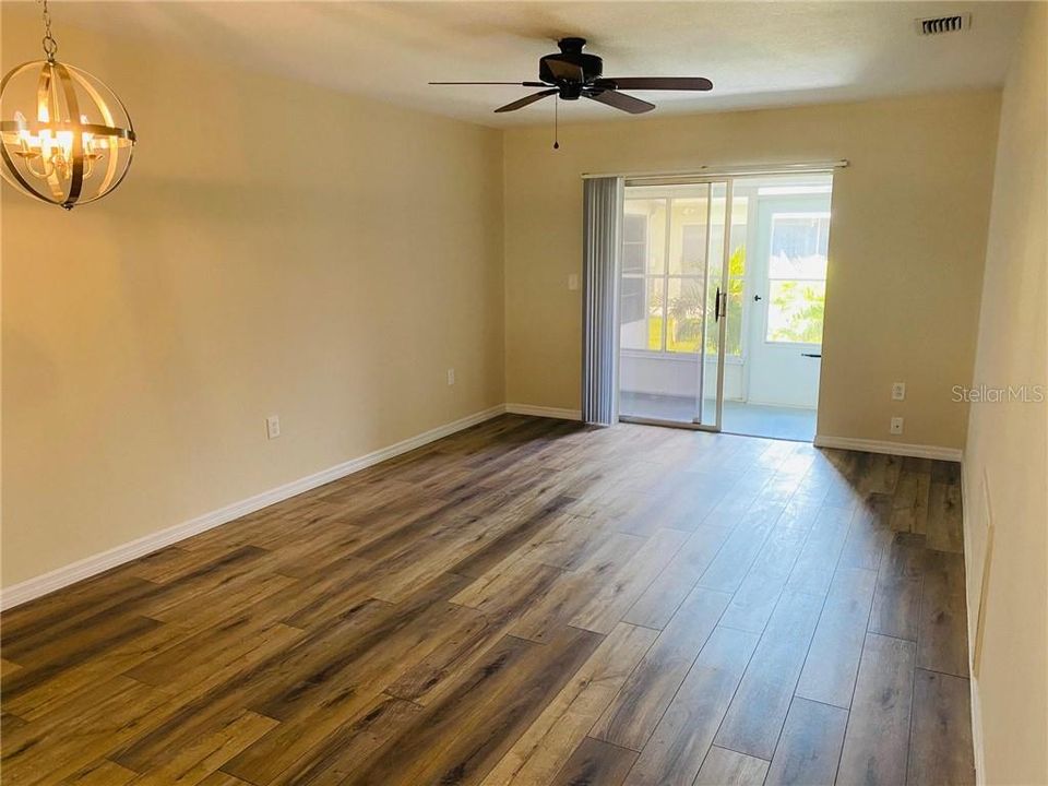 Recently Rented: $1,150 (2 beds, 1 baths, 960 Square Feet)