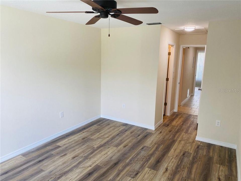 Recently Rented: $1,150 (2 beds, 1 baths, 960 Square Feet)
