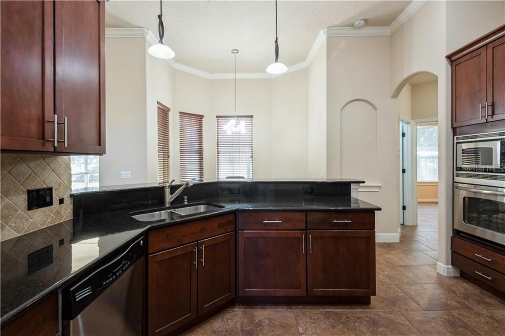 Recently Sold: $435,000 (3 beds, 2 baths, 2245 Square Feet)