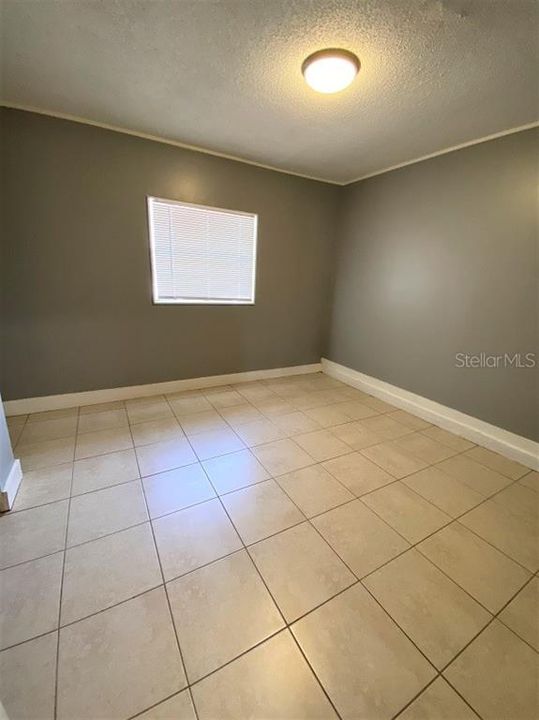 Recently Rented: $925 (3 beds, 1 baths, 1296 Square Feet)