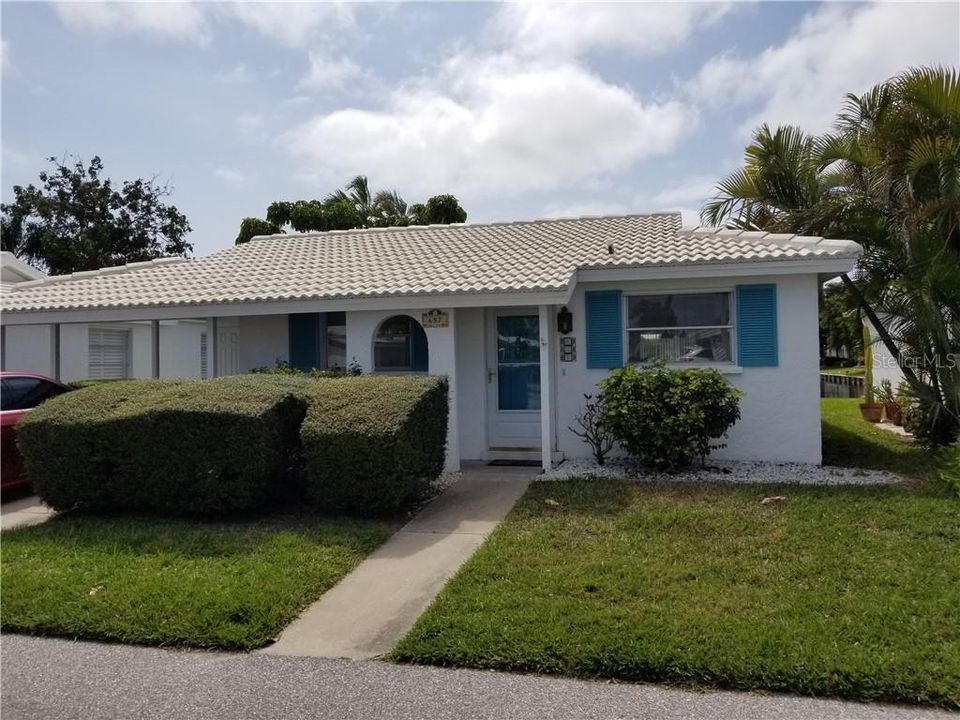 Recently Sold: $355,000 (2 beds, 2 baths, 1404 Square Feet)