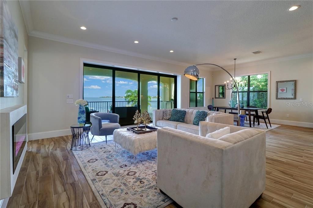Recently Sold: $2,175,000 (5 beds, 5 baths, 4080 Square Feet)