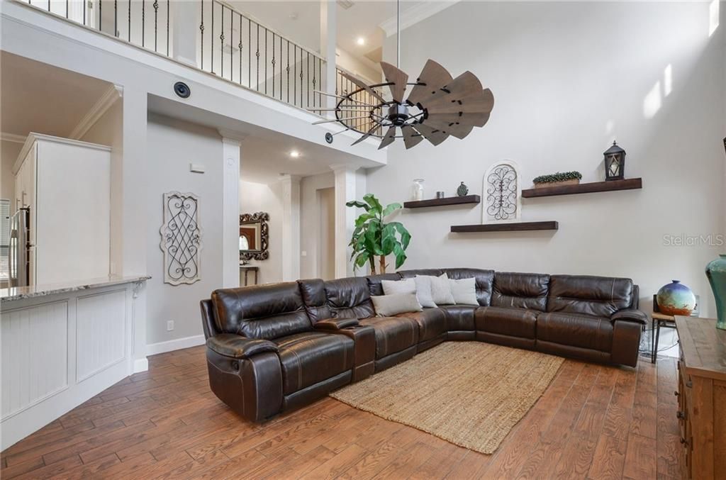 Recently Sold: $1,299,000 (5 beds, 4 baths, 3340 Square Feet)