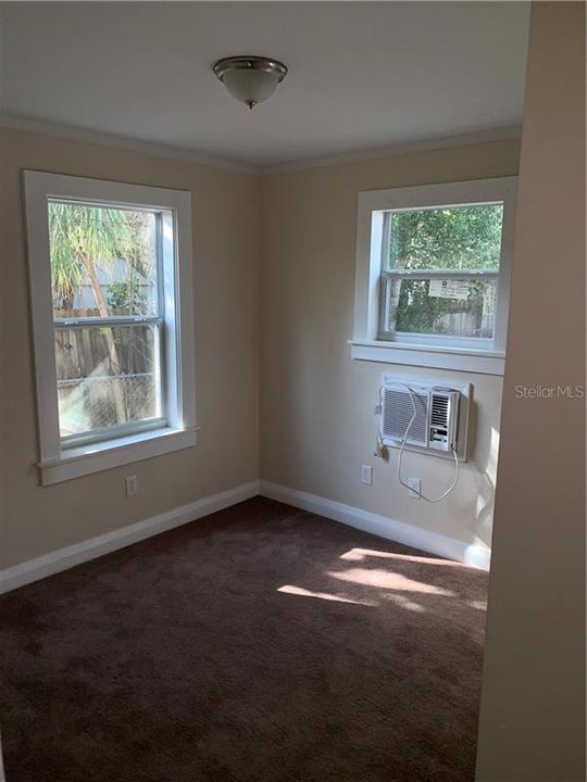 Recently Rented: $900 (3 beds, 1 baths, 840 Square Feet)