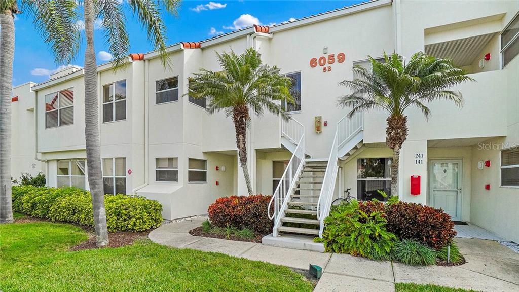 Recently Sold: $349,000 (2 beds, 2 baths, 1070 Square Feet)