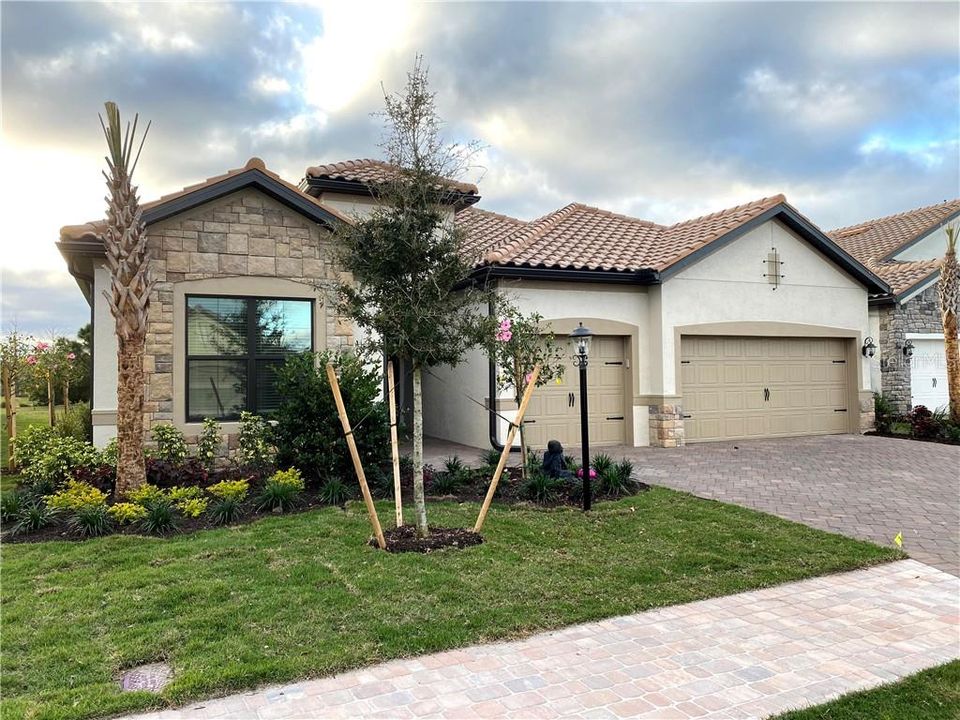 Recently Sold: $480,000 (4 beds, 2 baths, 2268 Square Feet)