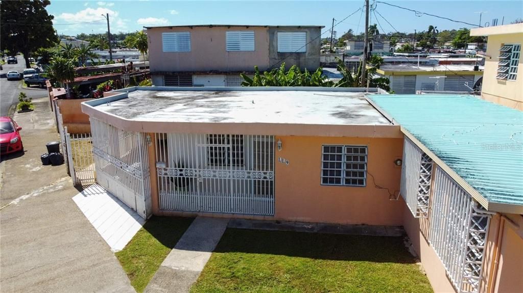 Vendido Recientemente: $225,000 (8 camas, 5 baños, 3056 Pies cuadrados)