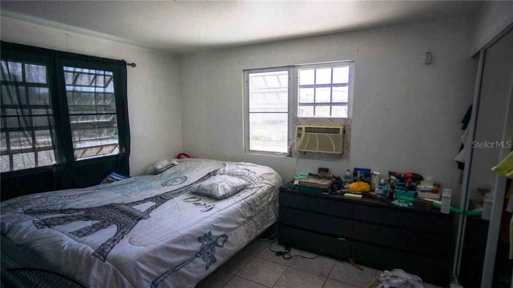 Vendido Recientemente: $225,000 (8 camas, 5 baños, 3056 Pies cuadrados)